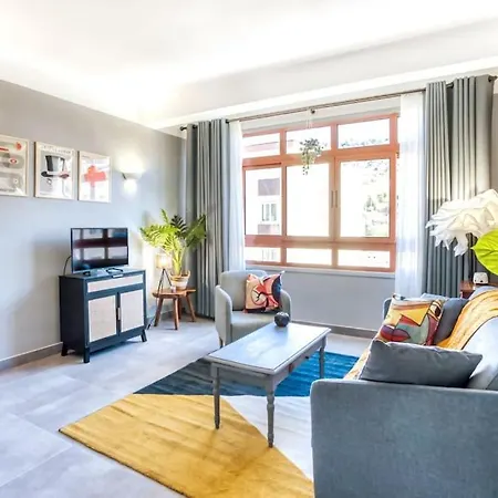 L12 Port Window 1bedroom Wifi 5mins & Nice's Cap Apartment