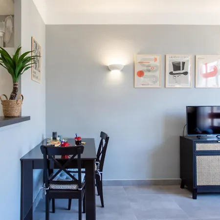 Apartment L12 Port Window 1bedroom Wifi 5mins & Nice's Cap