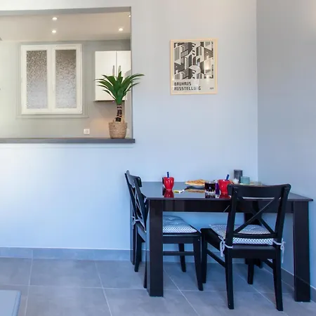 Apartment L12 Port Window 1bedroom Wifi 5mins & Nice's Cap *