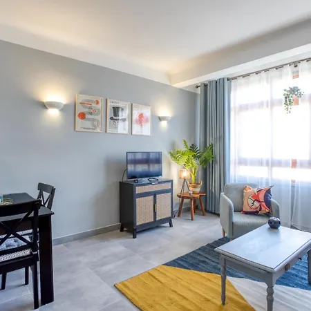 L12 Port Window 1bedroom Wifi 5mins & Nice's Cap